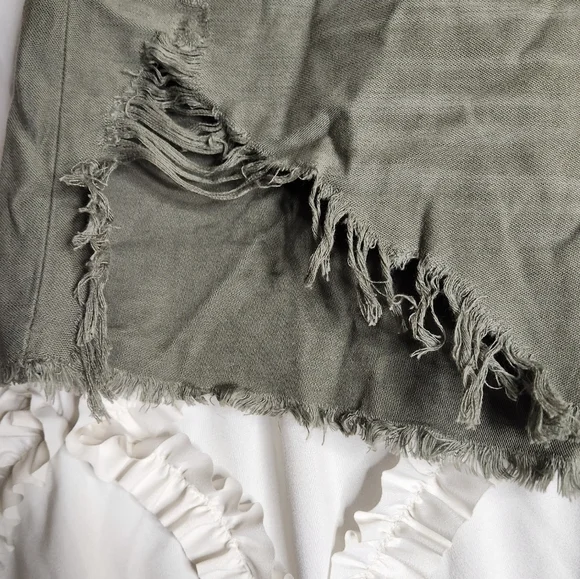 New American Eagle Highest Waist Denim Mom Distressed Shorts Green sz 10 - Picture 2 of 8